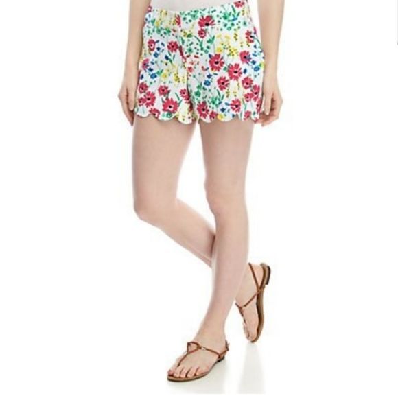 crown & ivy Pants - {Crown & Ivy} Flower Print Scalloped Shorts